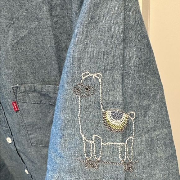Men’s Levi's One Pocket Chambray Button Shirt Blue Llama Where I'm From Size L - Picture 4 of 8